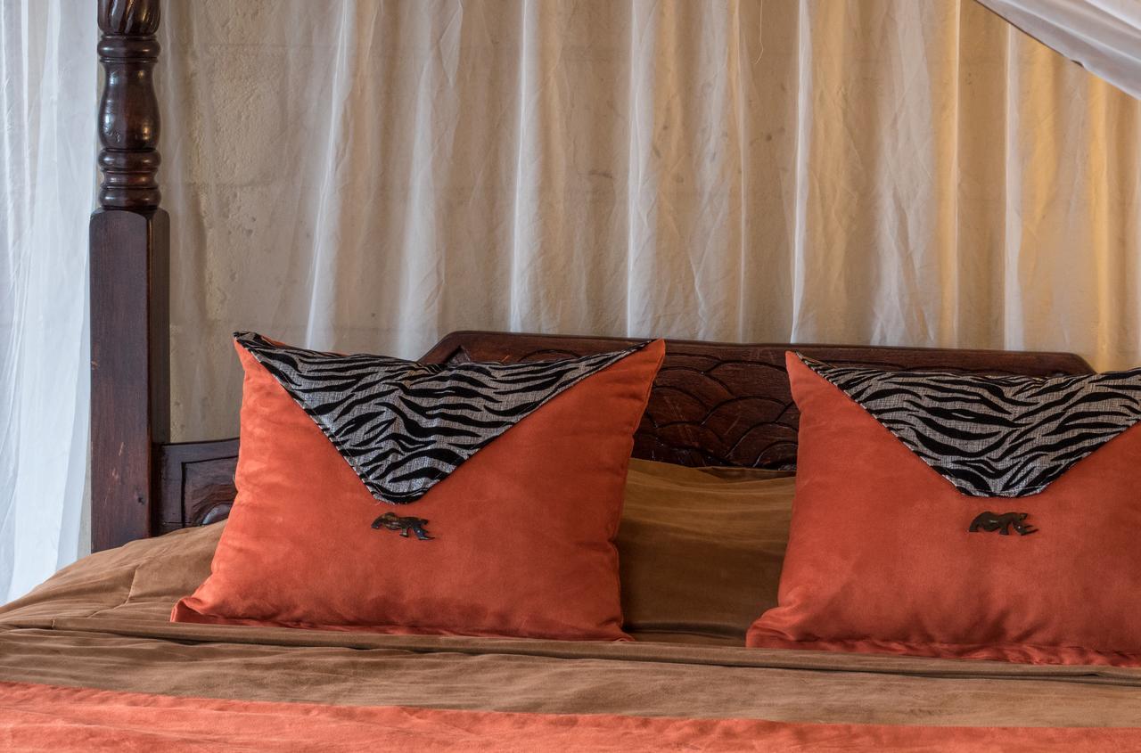 Rhino Watch Safarilodge Mweiga Esterno foto