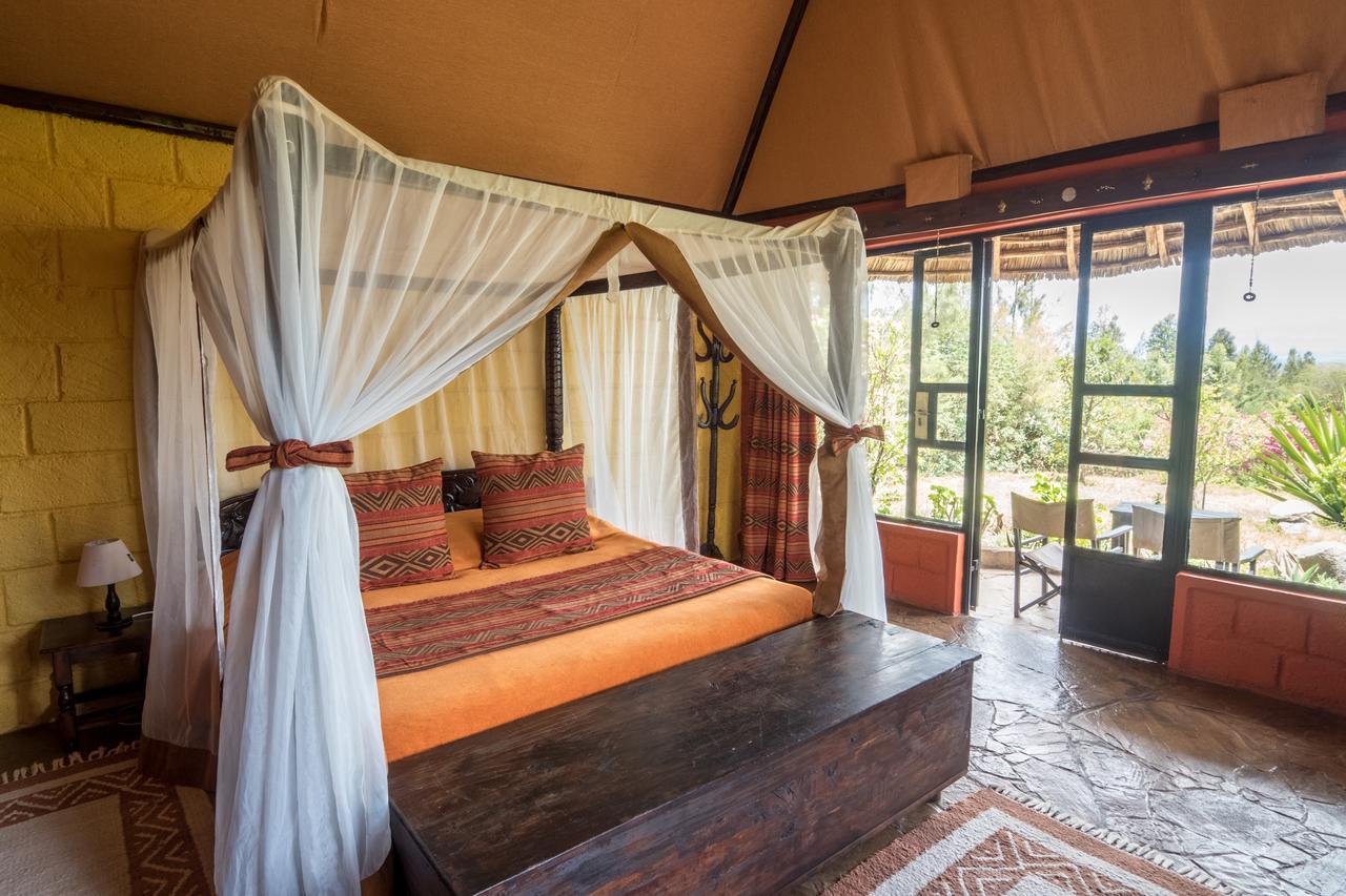 Rhino Watch Safarilodge Mweiga Esterno foto